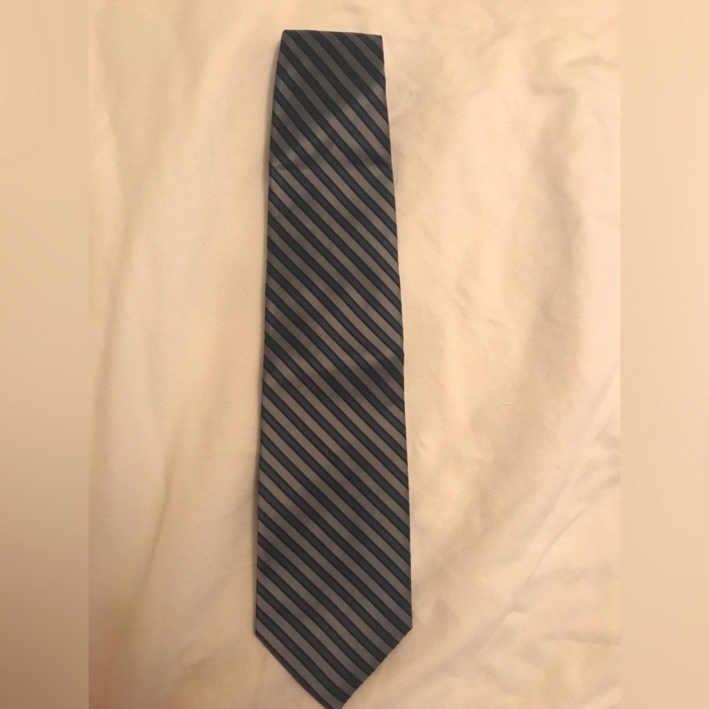 Barney’s New York Gray and Navy Blue Stripes Silk Tie
